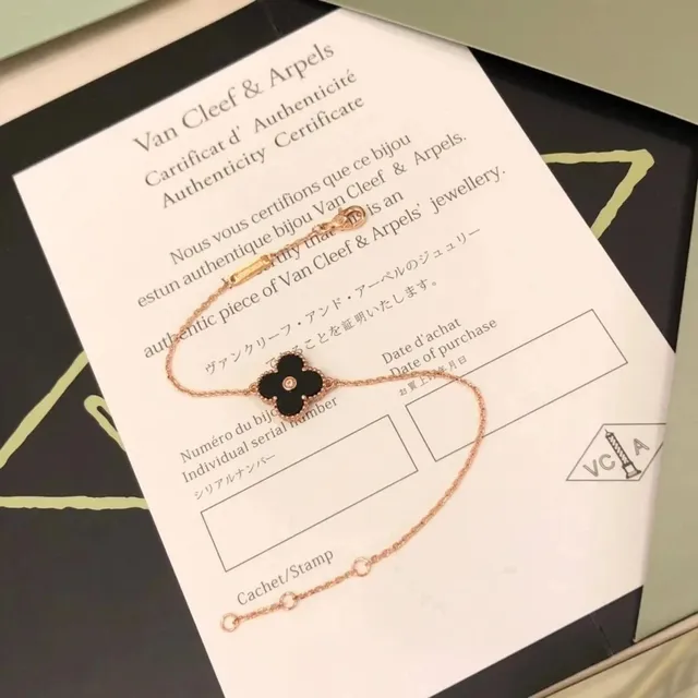 Van Cleef & Arpels Alhambra Bracelet Single Motif with Onyx and Diamond