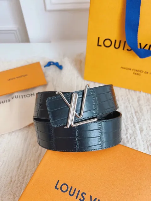 Louis Vuitton LV Belt Crocodile-Embossed