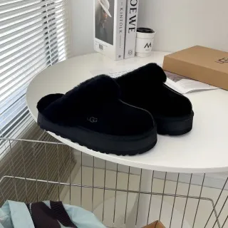 UGG Fluff Mini Shearling Slipper