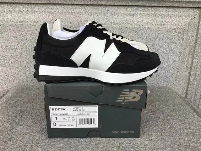 New Balance 327 Black/White