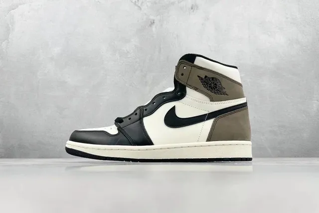 Travis Scott Air Jordan 1 High Mocha