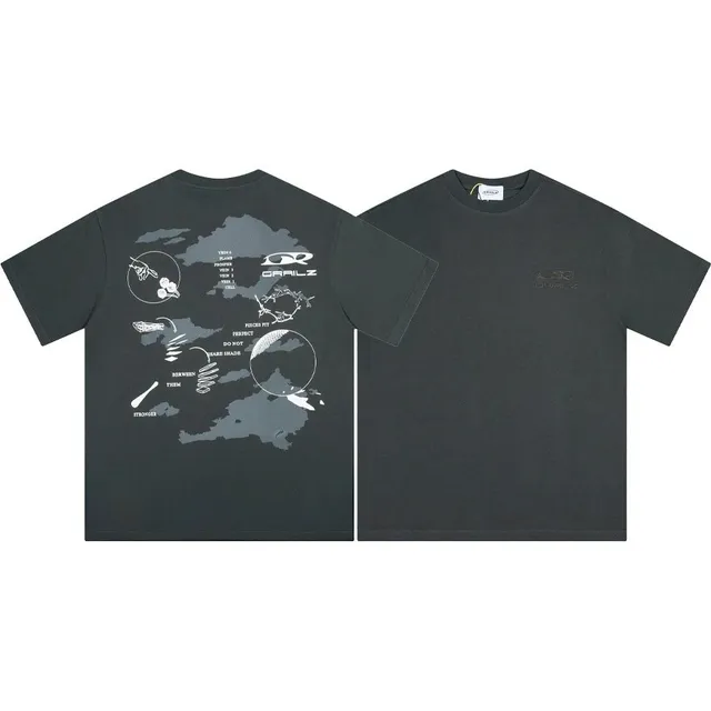 Graphic Tee Cloud Print