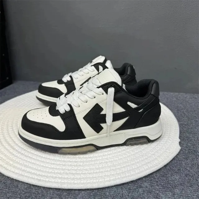 熊猫黑尾