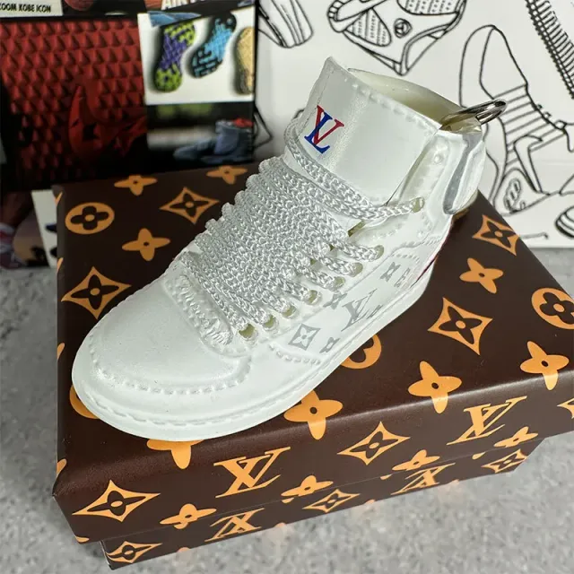 7.v gray one + box