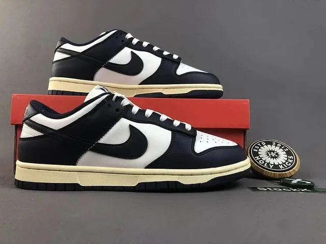 Nike Dunk Low Panda