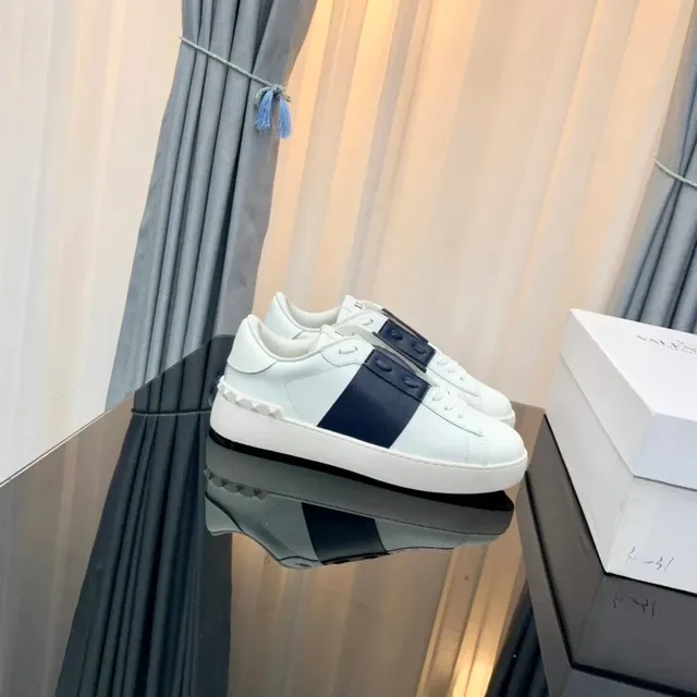 Valentino Rockstud Low White/Navy Stripe