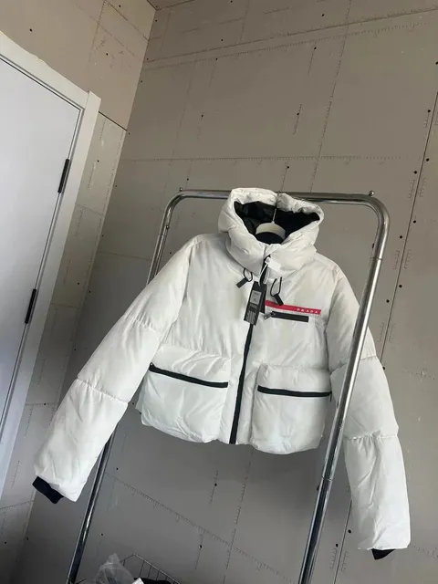38白色