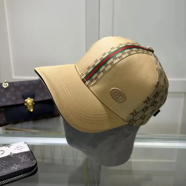 Gucci Baseball Cap GG Supreme Web Stripe