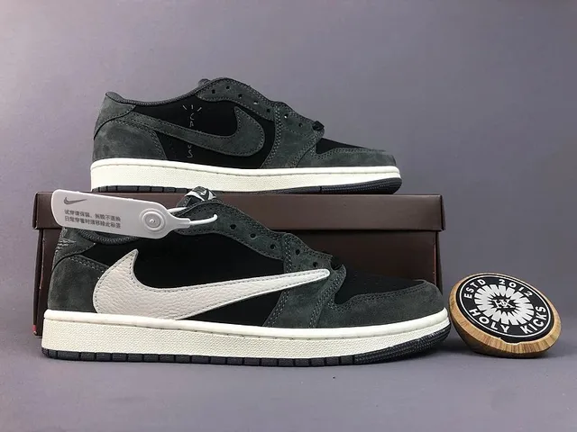 Travis Scott Air Jordan 1 Low Mocha