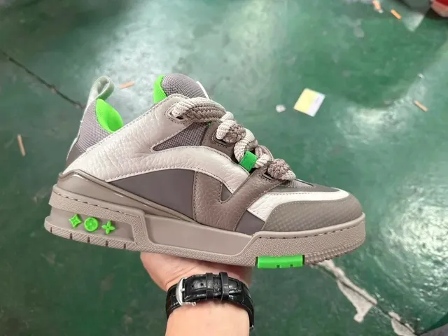 灰绿 SK819