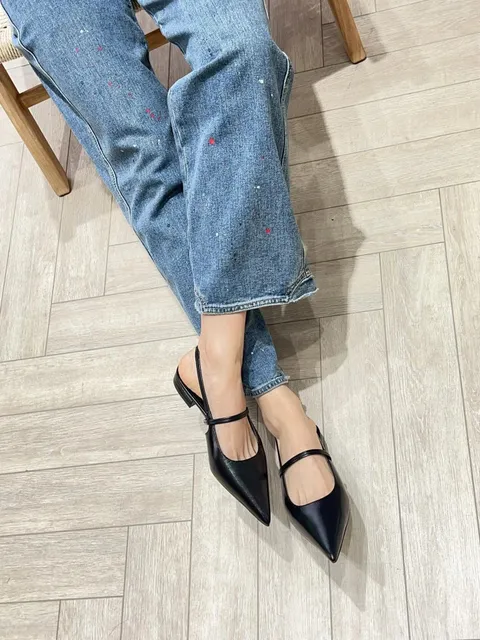 Pointed-Toe Slingback Classic Leather
