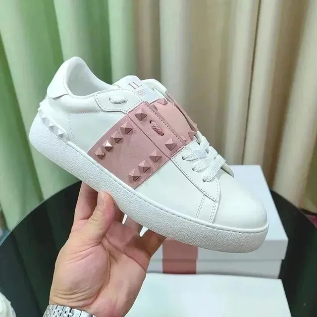 Valentino Rockstud Sneaker White Pink Studs