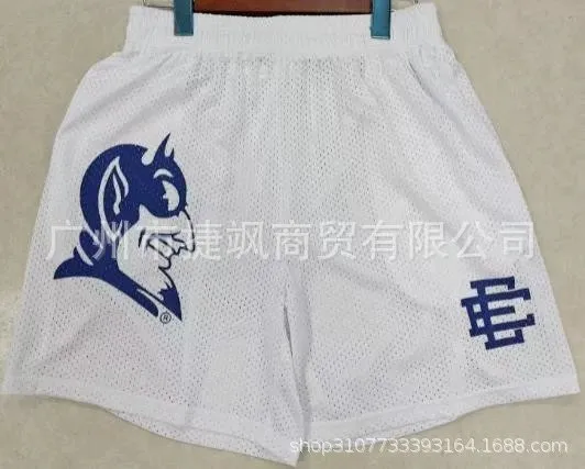 E02