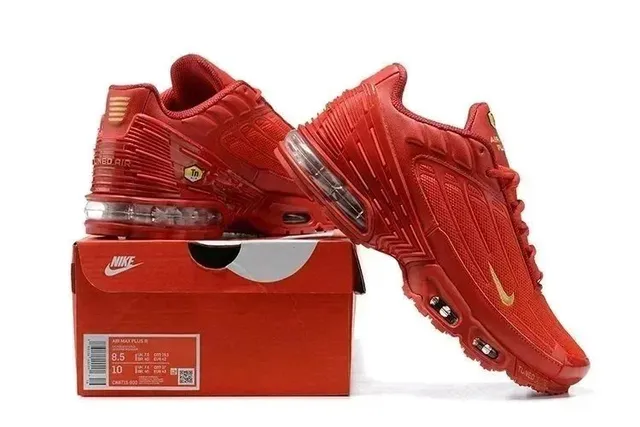 Nike Air Max Plus University Red Metallic Gold