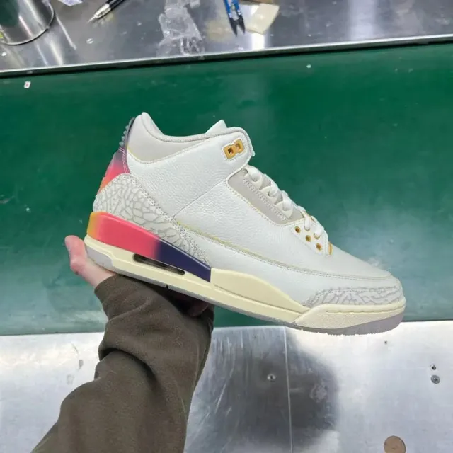 RN AJ3联名白彩虹