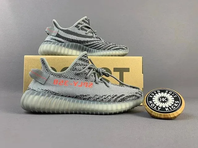 Yeezy Boost 350 V2 Zebra