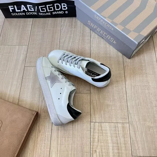 Golden Goose Superstar
