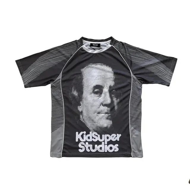 Graphic T-Shirt Halftone Portrait