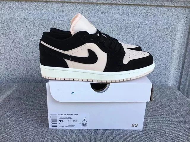 Air Jordan 1 Low Black/Beige