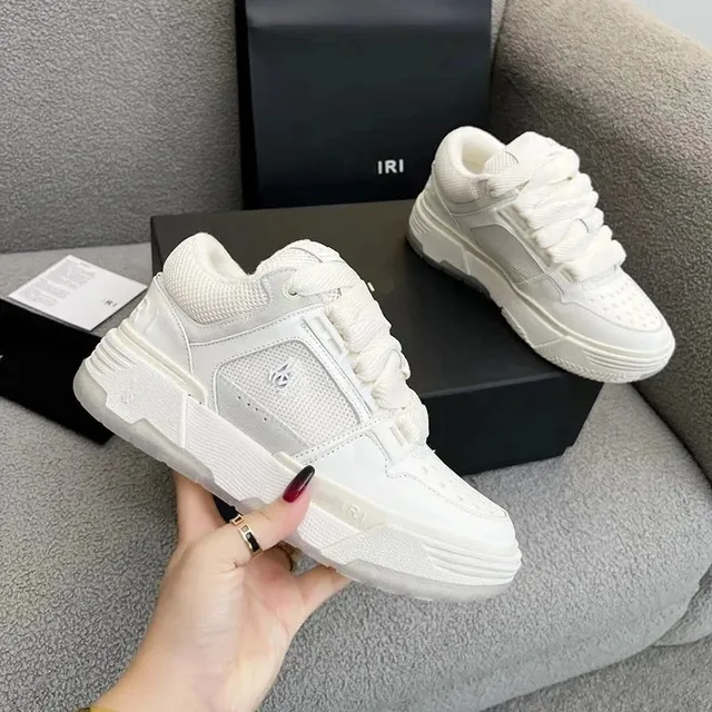 纯白