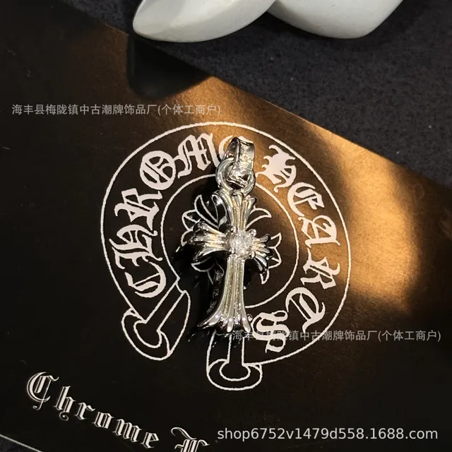 带钻十字架白金色