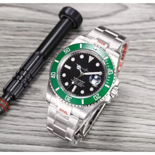 Green shell and black face labor