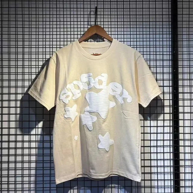Broken Planet Graphic T-Shirt Cloud Logo
