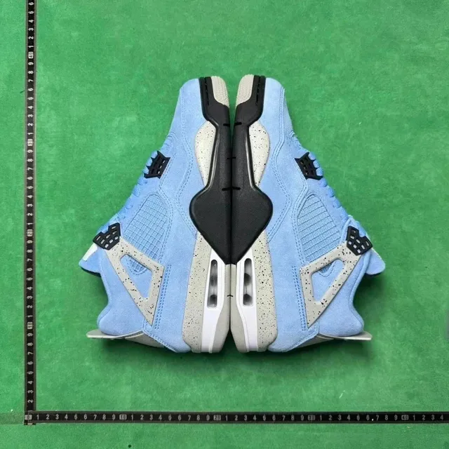 Air Jordan 4 University Blue