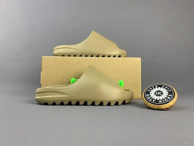 Yeezy Slide Earth