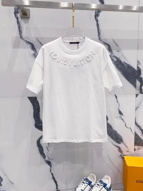 Louis Vuitton T-Shirt 3D Logo