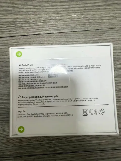 Apple AirPods Pro 3 with Charging Case
