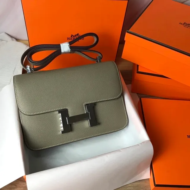Hermès Constance