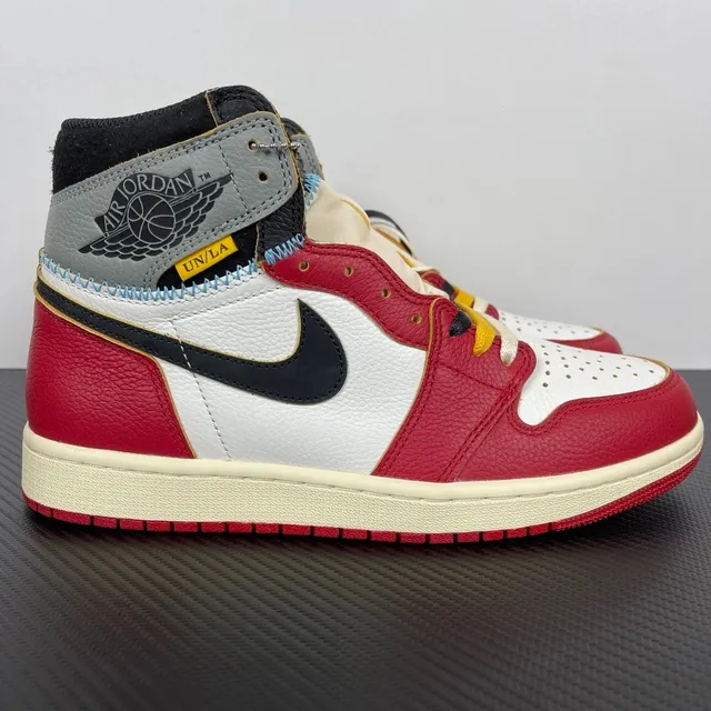 PK AJ1UN灰白 HV8563-600