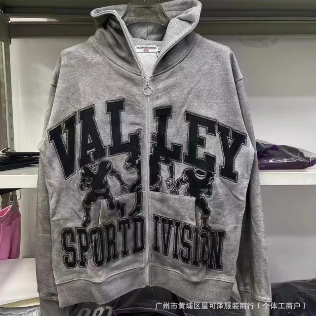 v10拉链卫衣