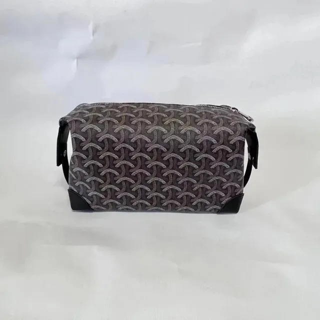 Goyard St. Louis Monogram Canvas
