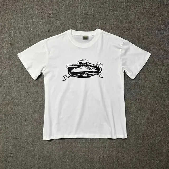 Corteiz Graphic T-Shirt Skull and Crossbones Print
