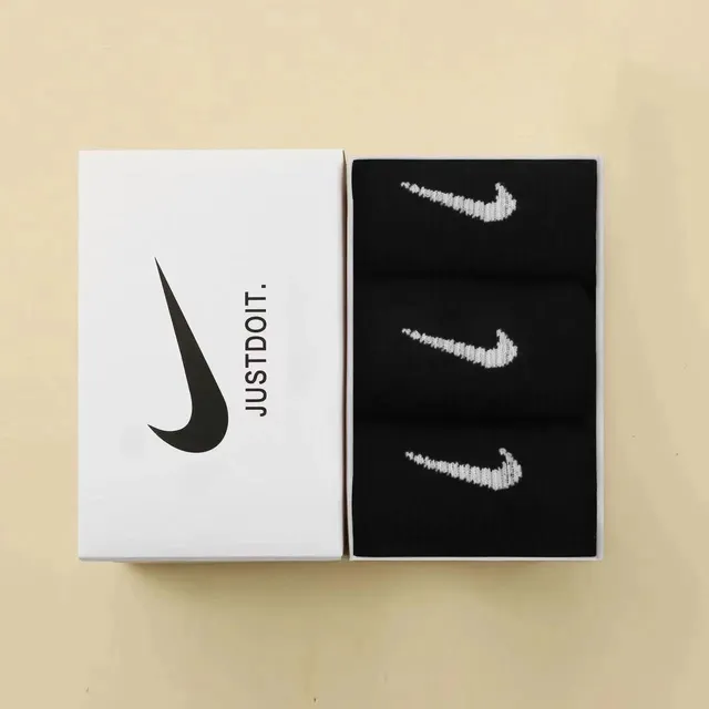 Nike Socks Swoosh Logo