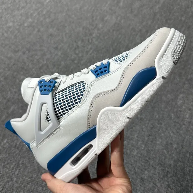 Air Jordan 4 Military Blue