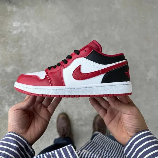 AJ1低帮白红黑553558-163