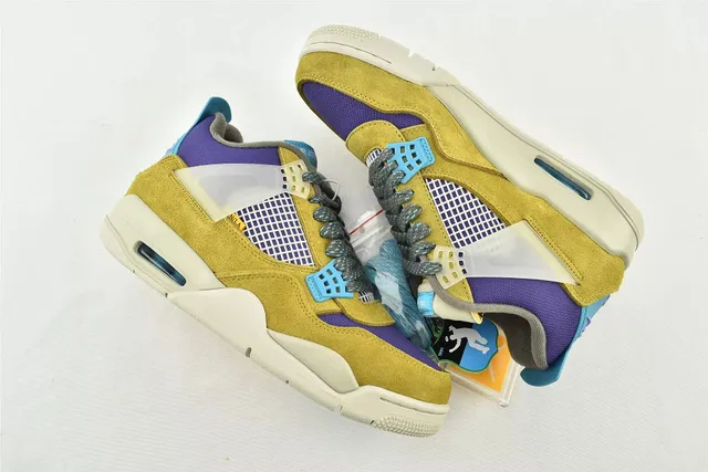 Travis Scott Air Jordan 4 Cactus Jack