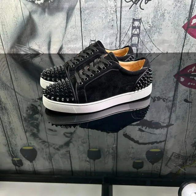Christian Louboutin Louis Junior Spikes