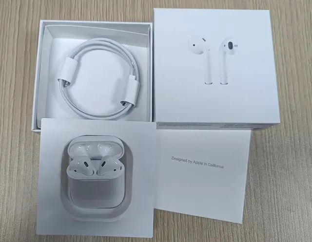 Apple AirPods with Charging Case