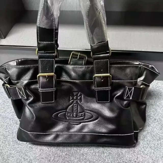 Vivienne托特包
