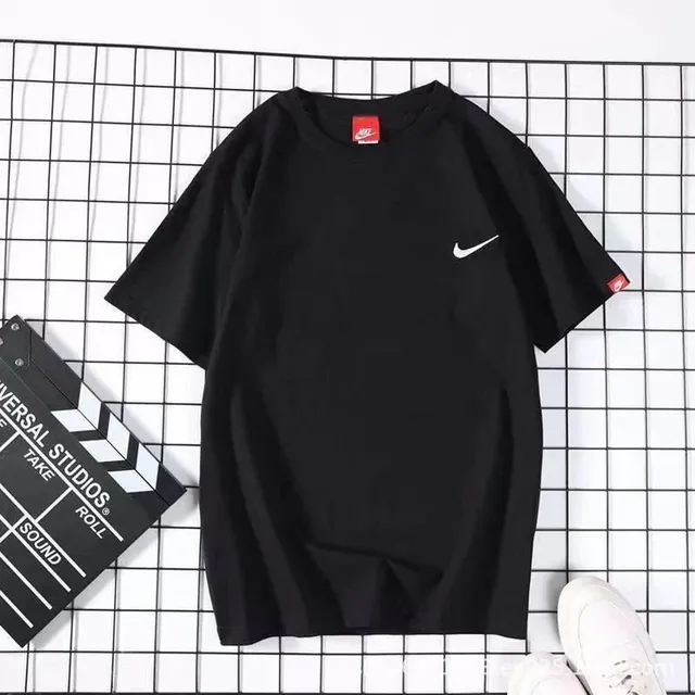 Nike Swoosh T-Shirt Classic Logo