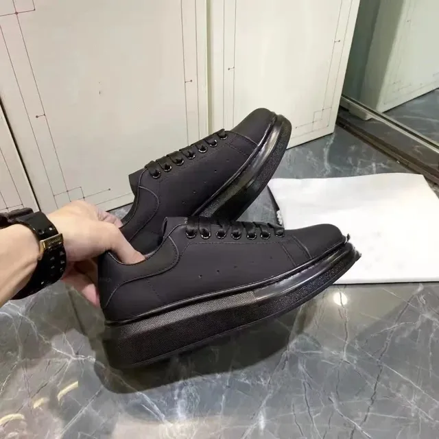 Alexander McQueen Sneaker All Black