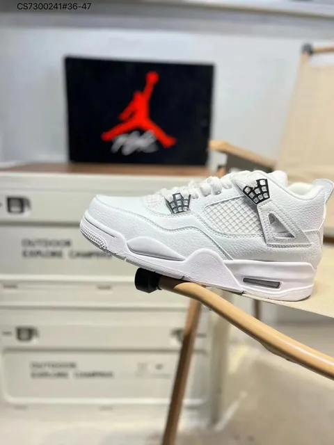 Air Jordan 4 White