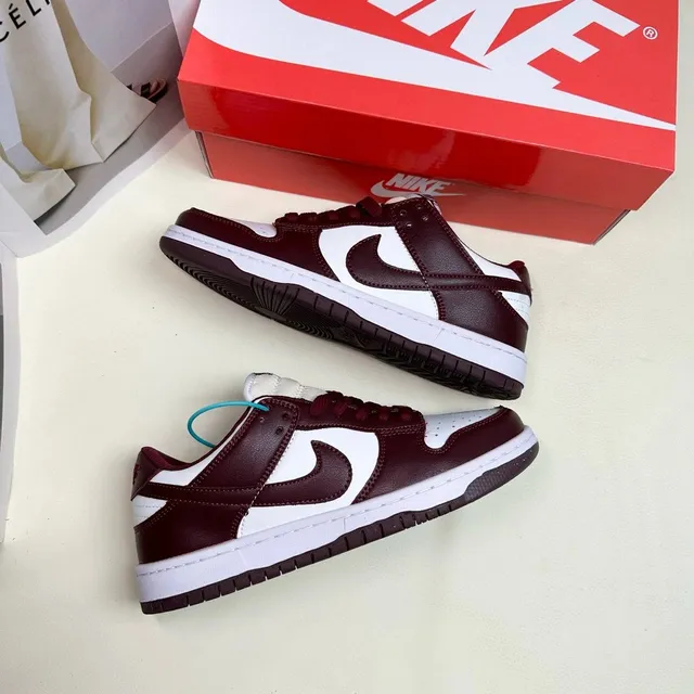 Nike Dunk Low Bordeaux