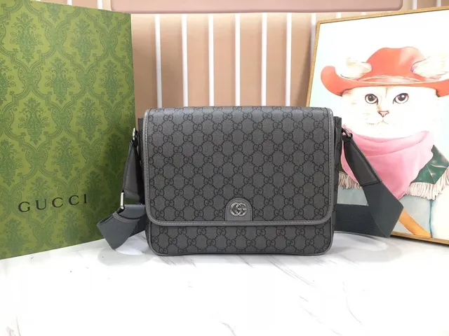 Gucci GG Marmont Messenger Bag