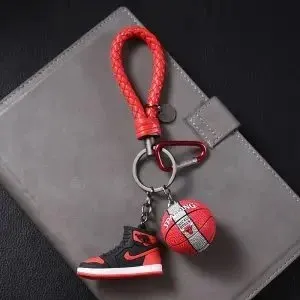 Air Jordan 1 Keychain Low Bred Mini Sneaker & Basketball