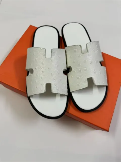 White ostrich print
